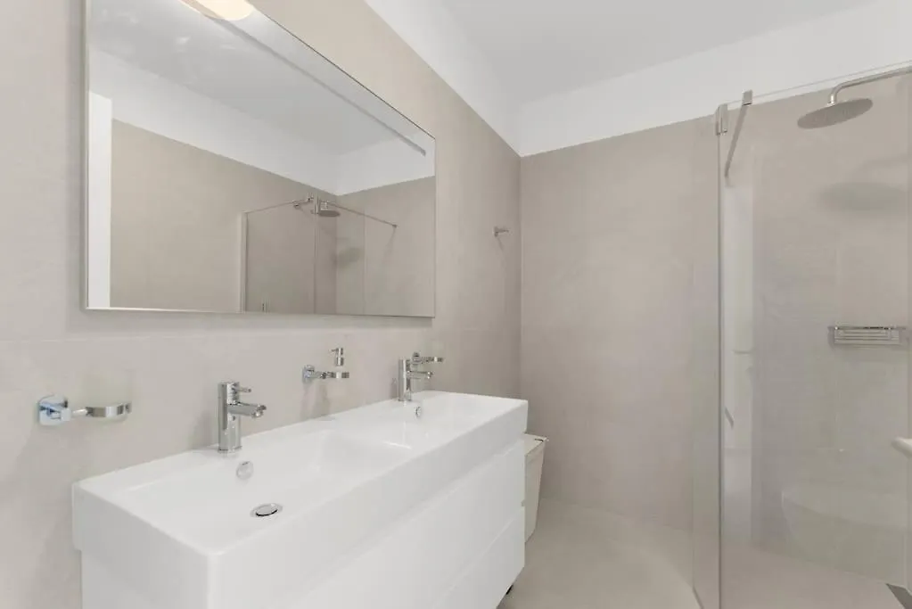 Villa Daleo With Heated Pool And Jacuzzi Near Porec Labinci Kroatien