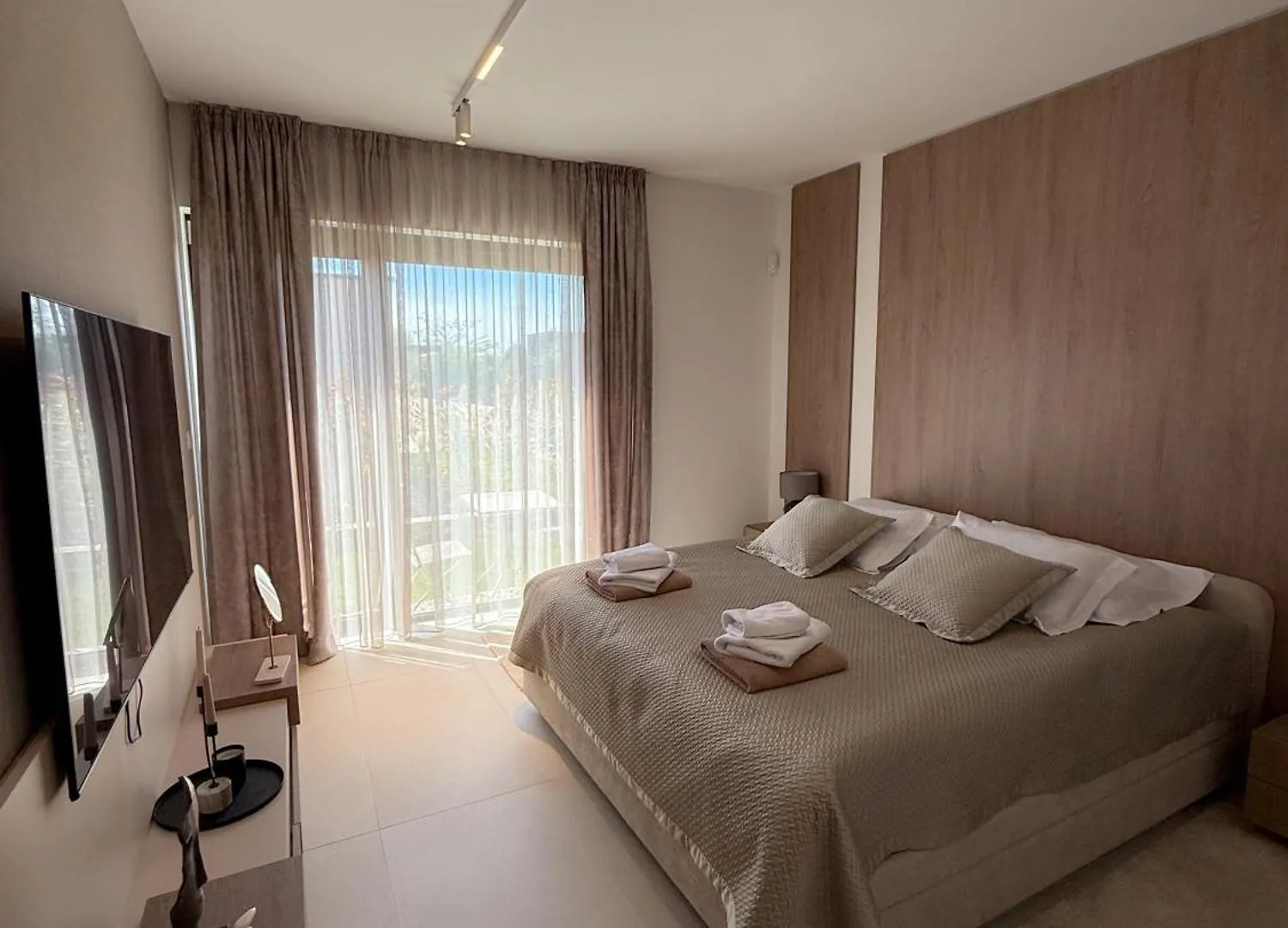 Villa Daleo With Heated Pool And Jacuzzi Near Porec Labinci