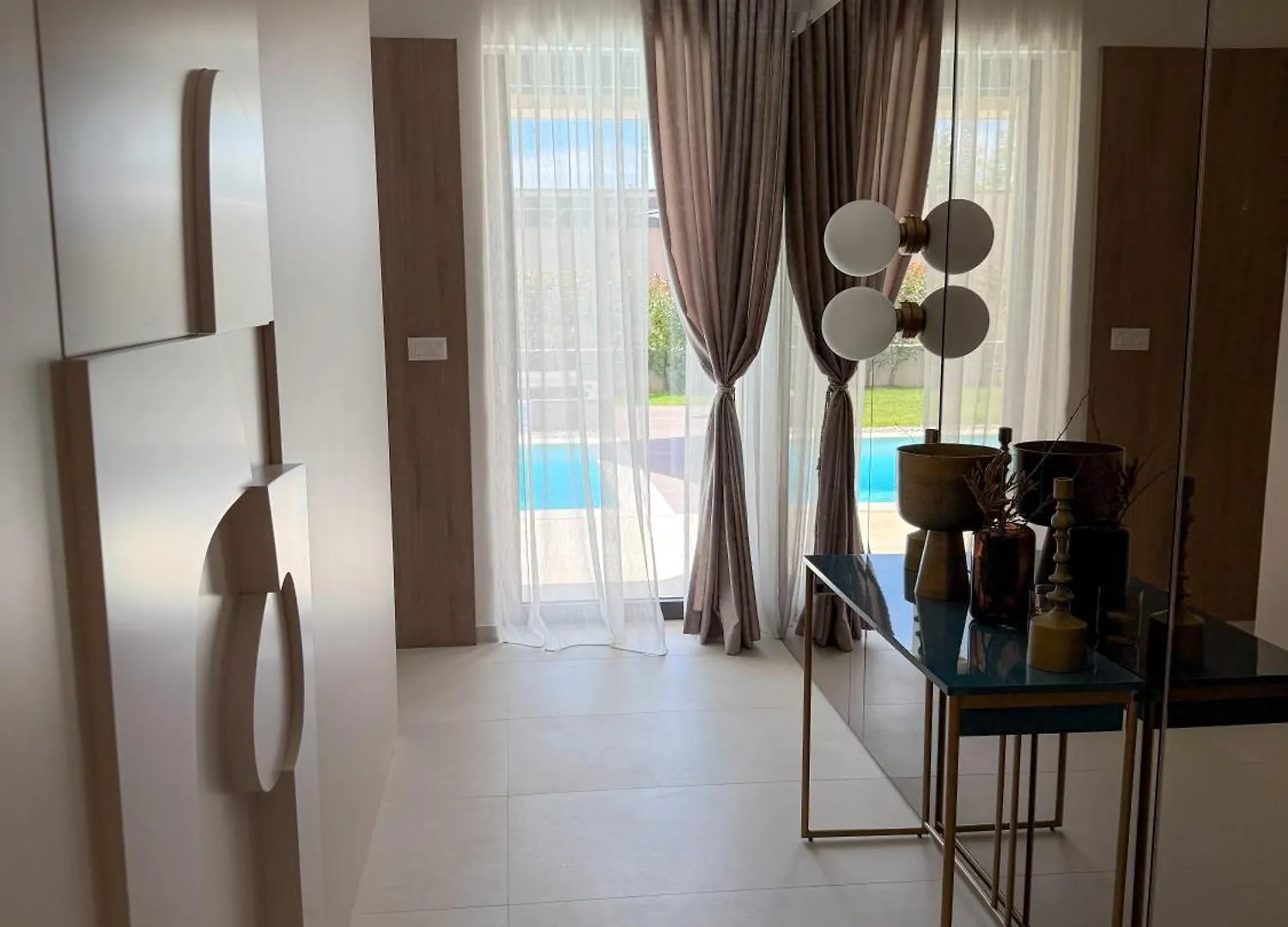 Villa Daleo With Heated Pool And Jacuzzi Near Porec Labinci 0*,